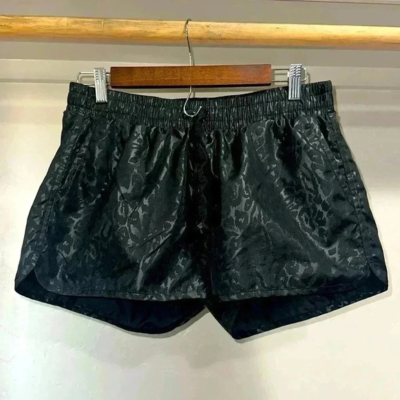 Shorts - Picture 1 of 5